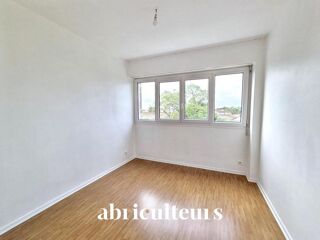  Appartement à louer 6 pièces 84 m² Cognac