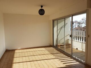  Appartement à louer 3 pièces 48 m²