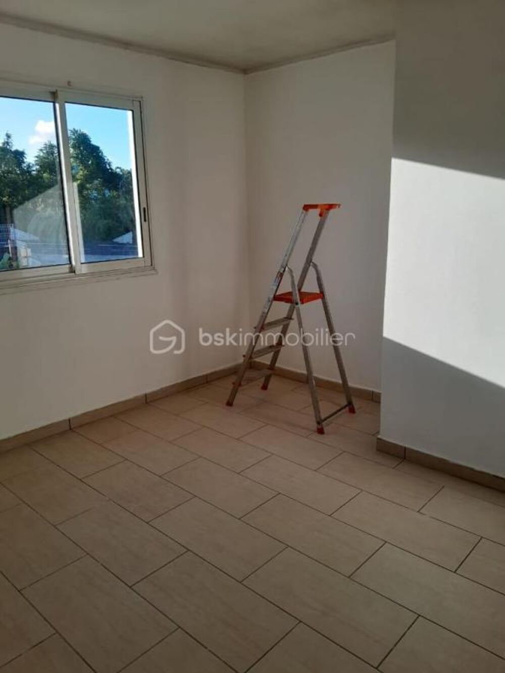 Appartement T3 de 61 m2 à lEtage Saint Benoit La confiance