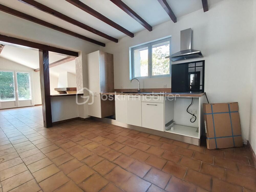 Vente Maison Maison individuelle, en ville, avec garage et jardinet. Trois chambres Moissac