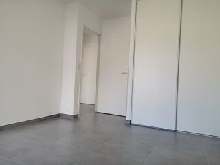  Appartement à louer 4 pièces 87 m²
