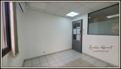 Local professionnel 9m² - Lamentin Place d'Armes 422 97232 Le lamentin