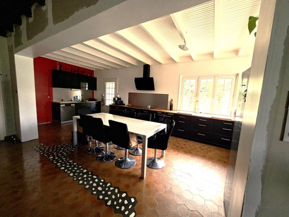 Maison Saint Savinien17350 169 m2 + Garage et Dépendances