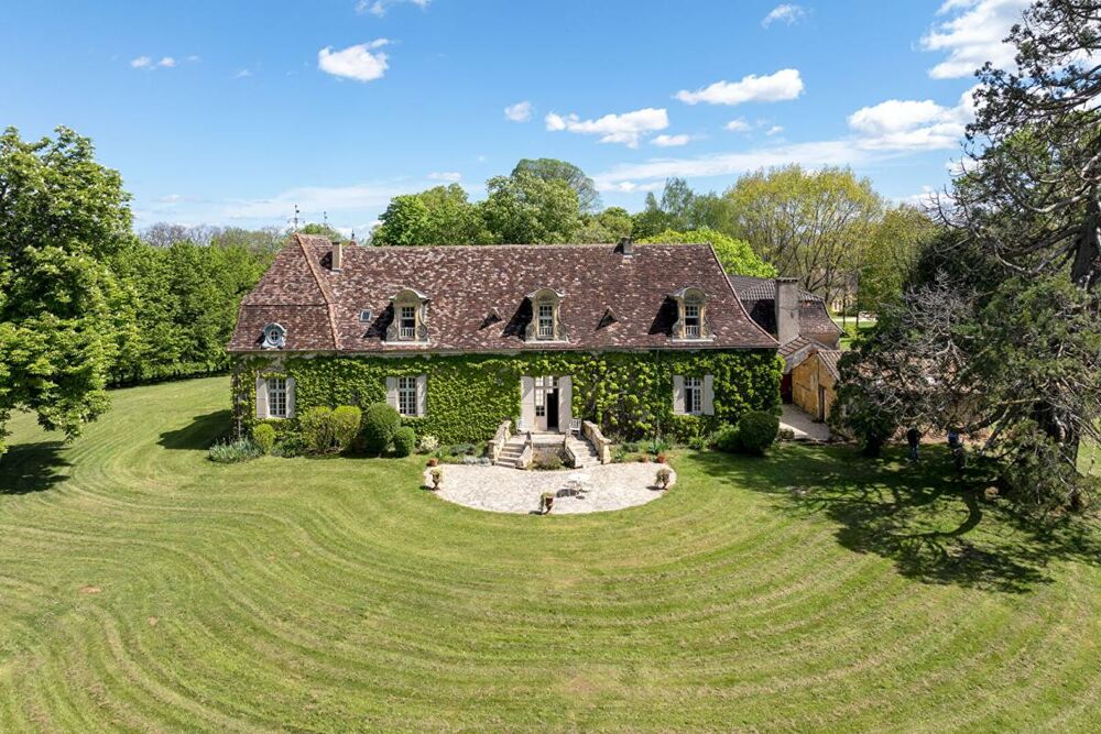 Superbe Chartreuse du XVIIIe siècle située entre Périgueux et Bergerac