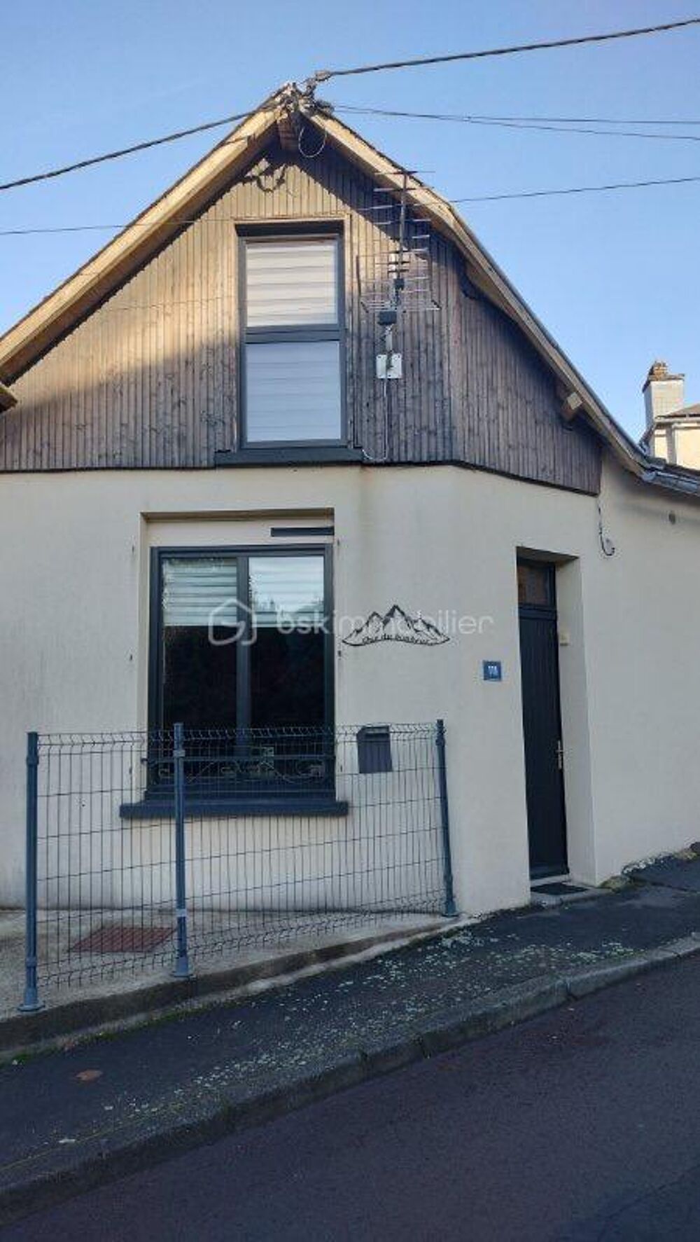 MAISON DE VILLAGE