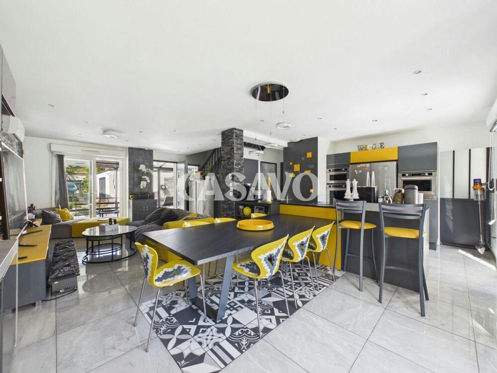 Vente Maison 6 pièces de 128m² - 95110 Sannois