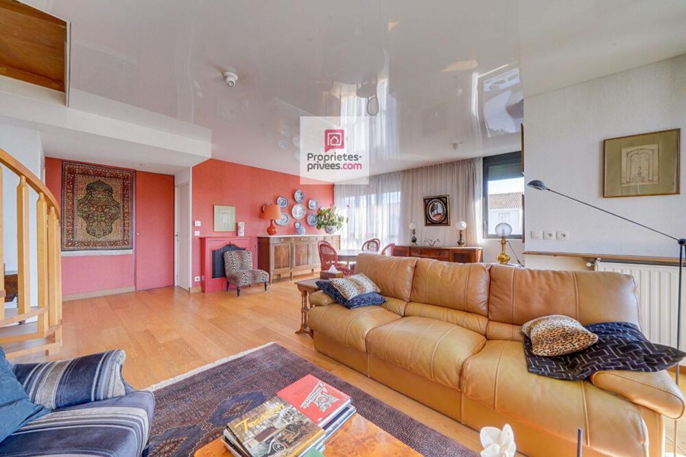 Vente Appartement Dept 33 - Mérignac Hyper Centre - Appartement Duplex T4 de 101m2 - Loggia de 10m2 et parking Double en sous sol Merignac