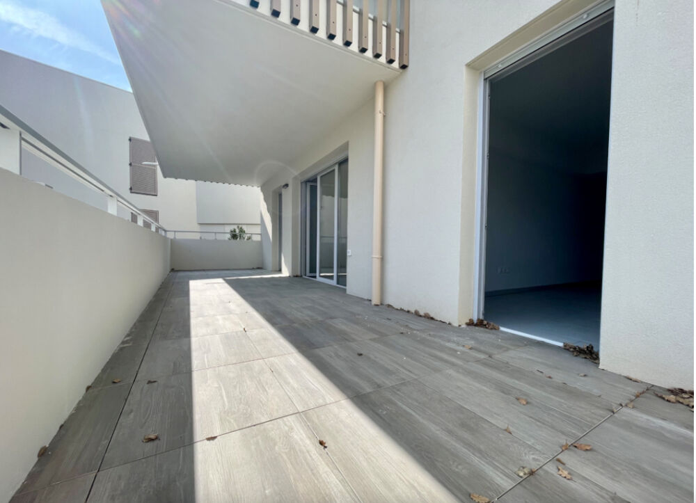 Très beau 3 pièces de 72 m² avec terrasse de 21 m², un double stationnement et une cave