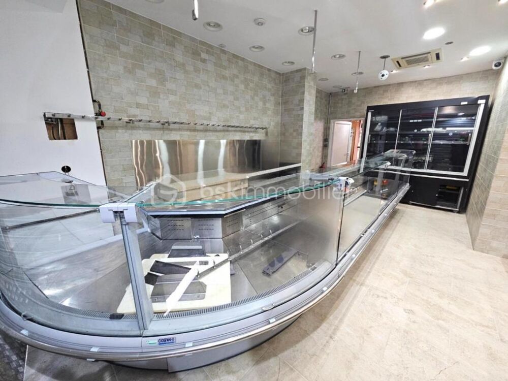   Boucherie – Traiteur avec appartement F2 et stockage rue commerçante 