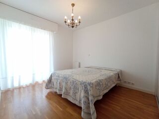  Appartement à louer 3 pièces 80 m²