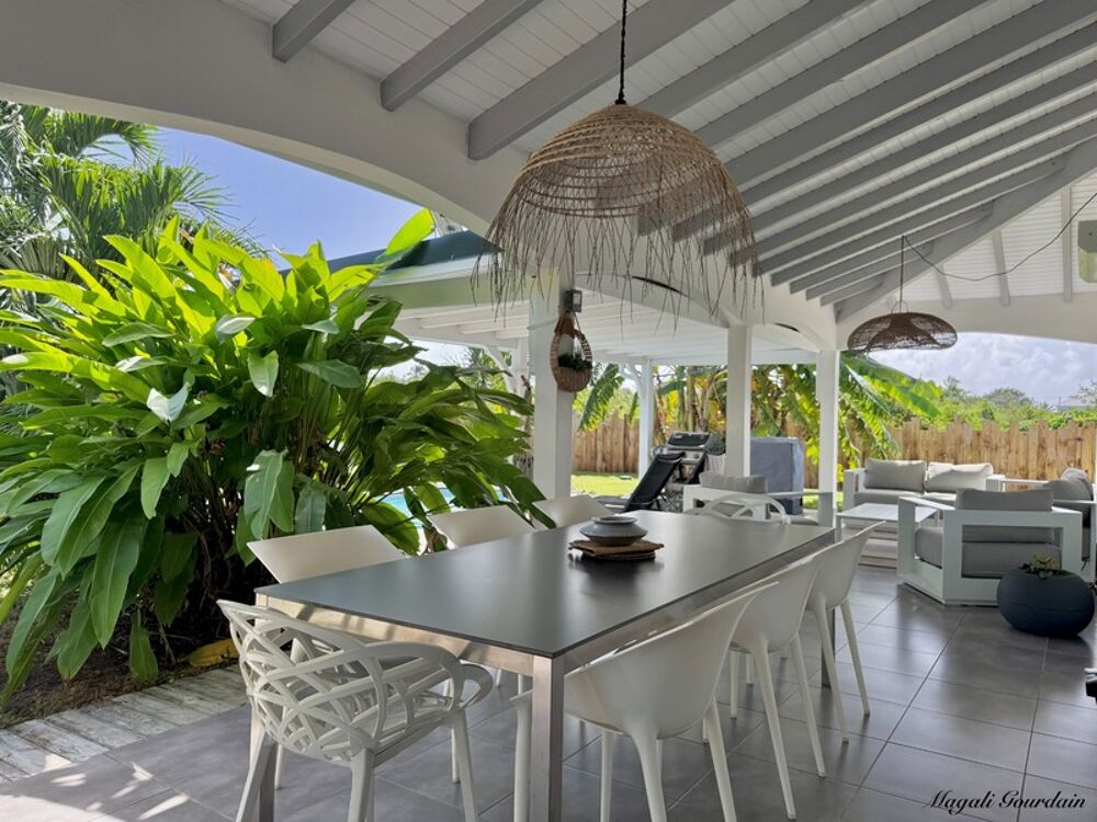 A VENDRE - EXCEPTIONNELLE VILLA CONTEMPORAINE AVEC STUDIO  SAINT-FRANÇOIS