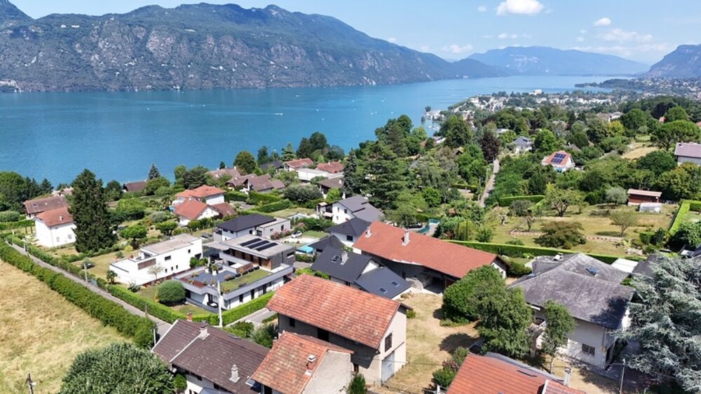 Tresserve (face au lac du Bourget) ténements immobilier de 280 m2 env avec corps de ferme, garage, atelier