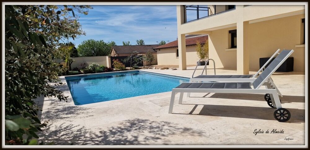 Vente Propriété/Château Propriété à vendre 6 pièces FEILLENS (01)proche Mâcon 207m², piscine chauffée, double garage,5 chambres 2 suites Feillens