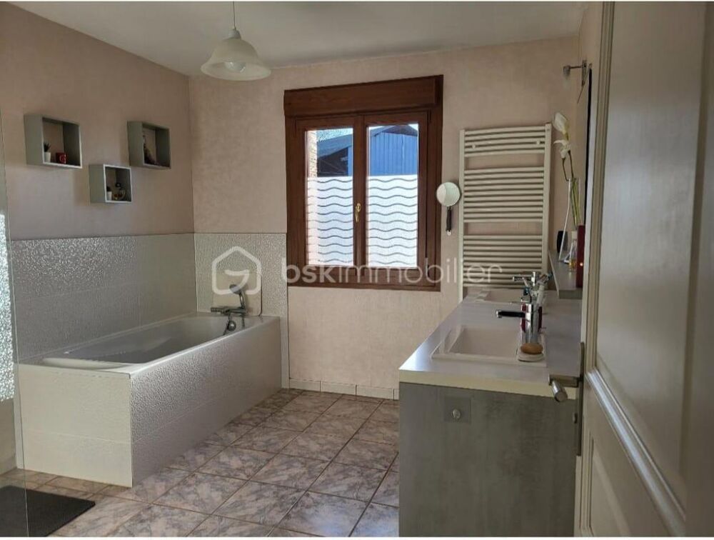 Vente Maison Maison individuelle en véritable brique – 189 m² Senlis le sec