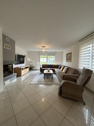  Maison  vendre 8 pices 157 m