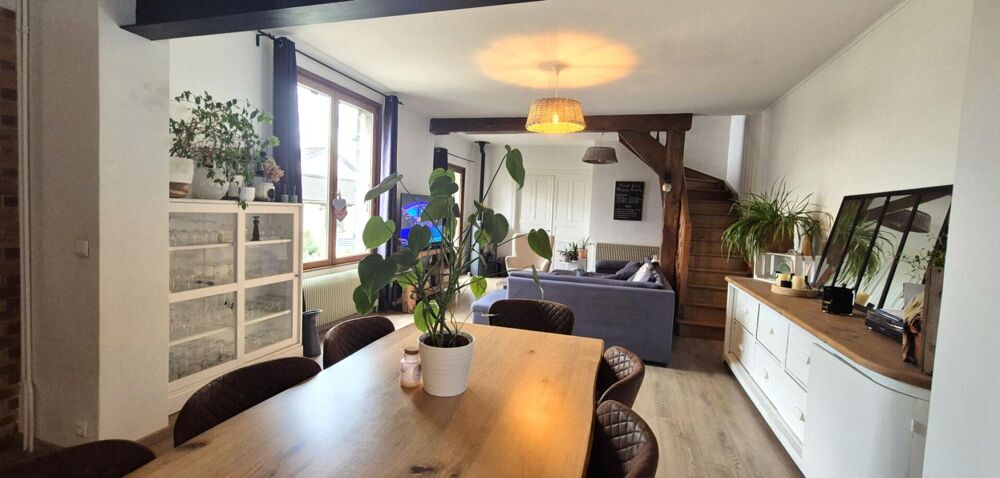Belle Maison en Pierre ou de Caractère de 160 m² Entièrement Rénovée avec Cour de 140 m², Patio, Cave avec Chaufferie Gaz de 76