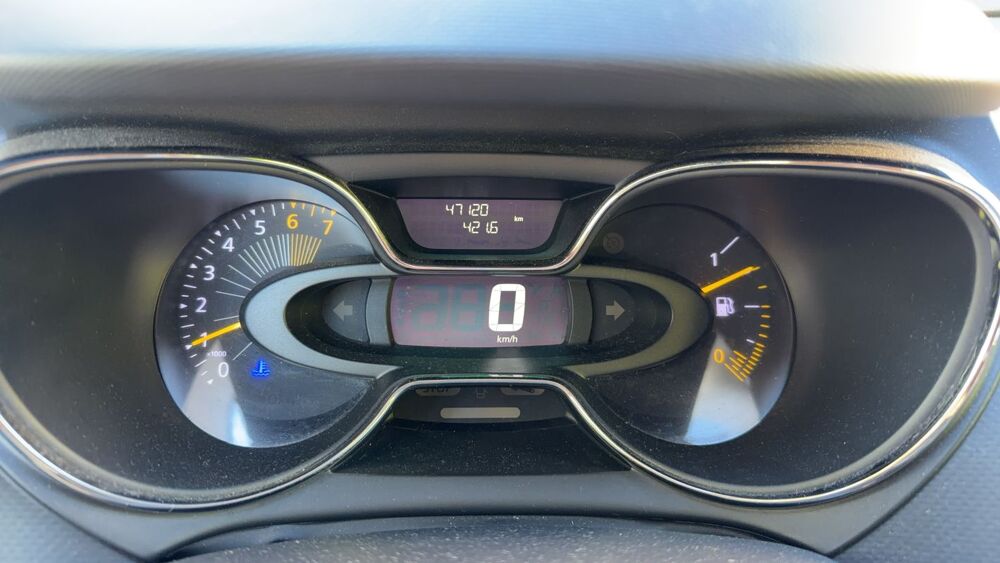 Captur 0.9 TCe 90 Zen 2015 occasion 78180 Montigny Le Bretonneux