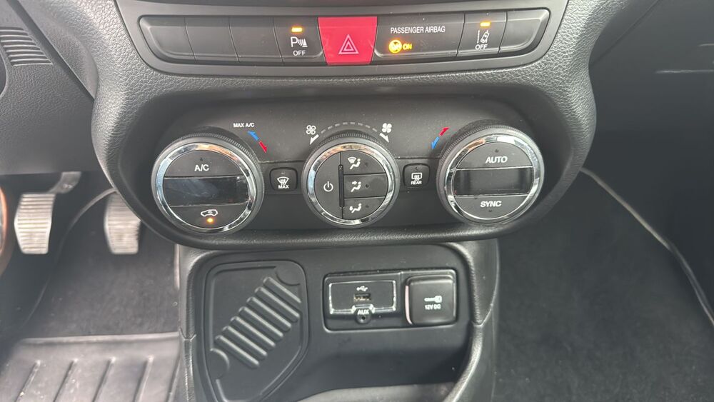 Renegade 1.6 MultiJet 120 Limited 2015 occasion 40130 Capbreton