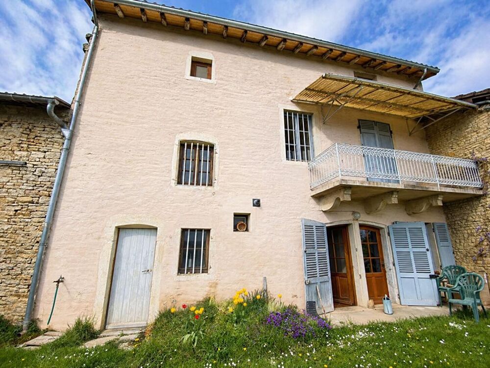 EXCLUSIVITÉ - Maison à vendre avec dépendances à Uchizy