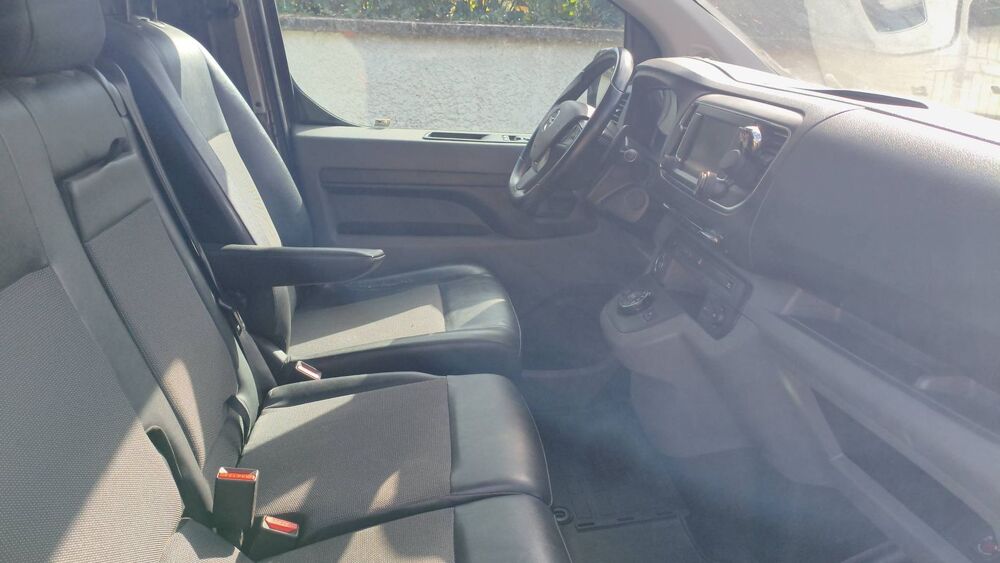 Vivaro VU 2.0 D 180 EAT8 Business 2020 occasion 60140 Rosoy