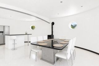  Propriété/château à vendre 6 pièces 265 m²