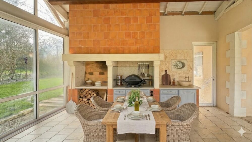 Maisons à vendre À Tonnay-Charente  Ensemble immobilier avec gîte indépendant sur parc arboré de 4 673 m²