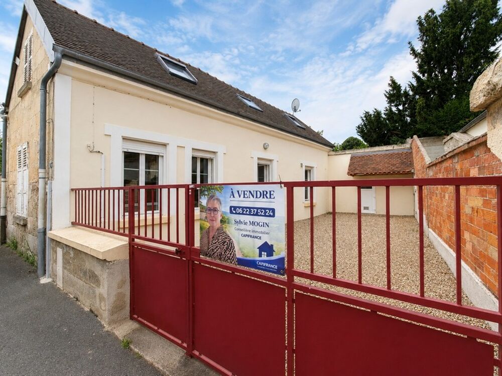 MAISON DE BOURG ENTIERREMENT RENOVEE