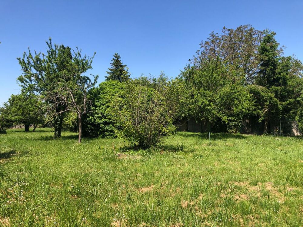 Vente Terrain Terrain constructible de 1 220 m²; Environnement calme et cadre de vie privilégié Beton bazoches