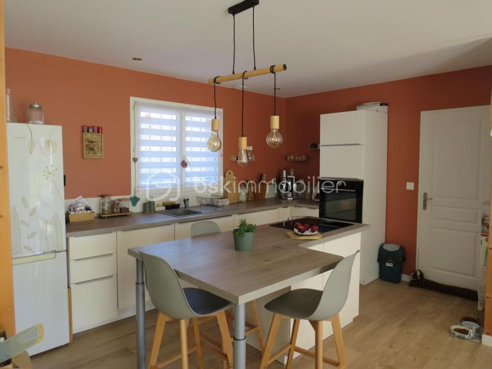 Maison plain-pied de 88 m²  Rénovée avec goût  Prête à vivre