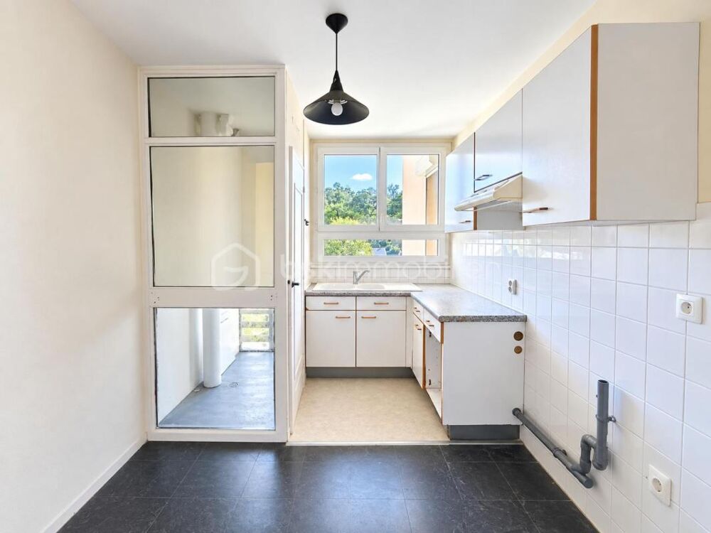 Appartement F3 de 59.61 m², Avon la Butte Montceau, cave et parking