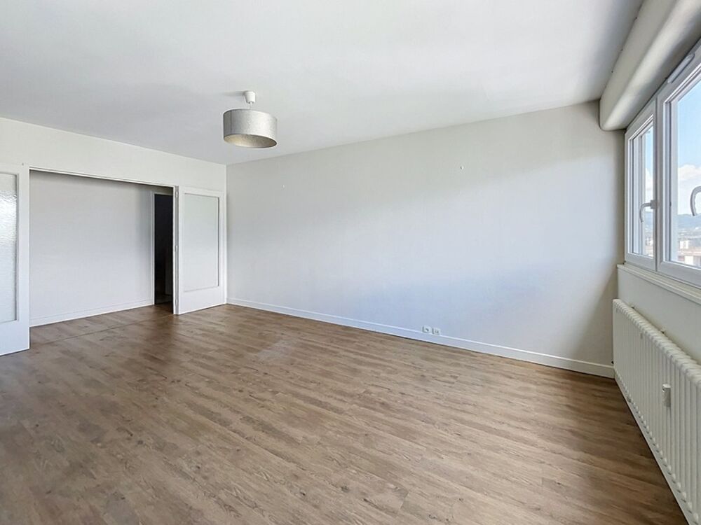 Appartement à vendre 3 pièces ANNECY (74) Proches des grands axes - Stationnement et cave