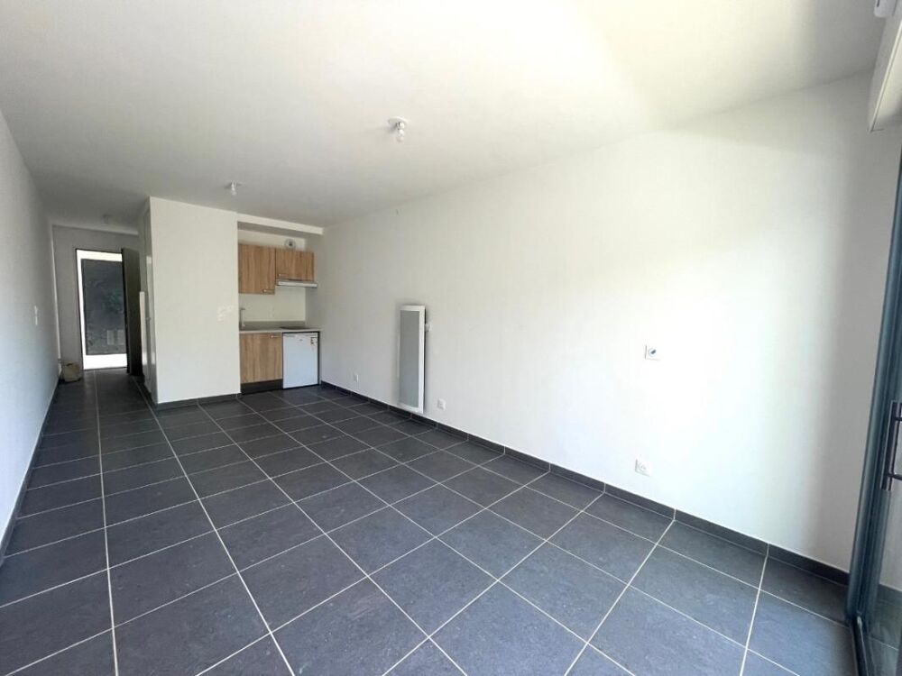 Location Appartement Studio neuf avec terrasse, jardin et parking à Nimes Nimes