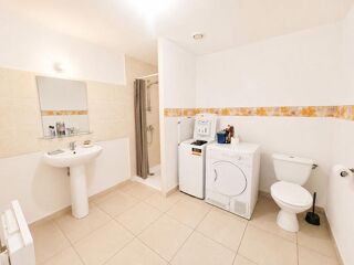  Immeuble à vendre 15 + pièces 400 m²