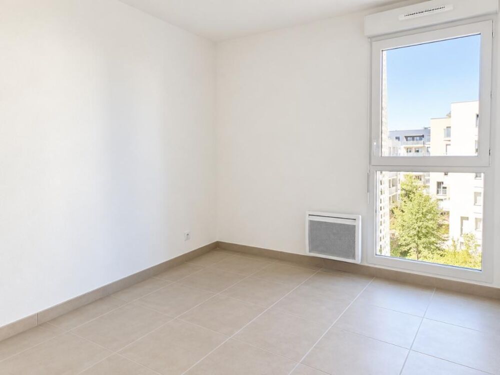 Location Appartement T4 avec parking et terrasse à MIRAMAS Miramas
