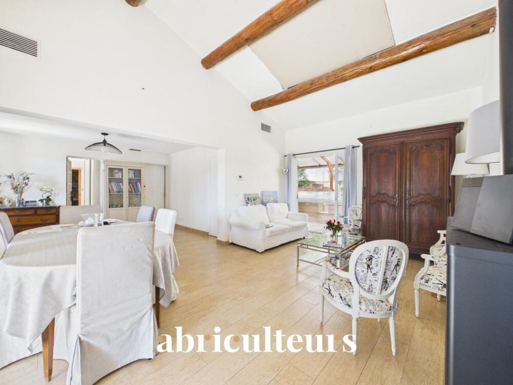 Villa de 170 m² sur 2,4 hectares, deux logements indépendants, piscine et vue Luberon  Lauris