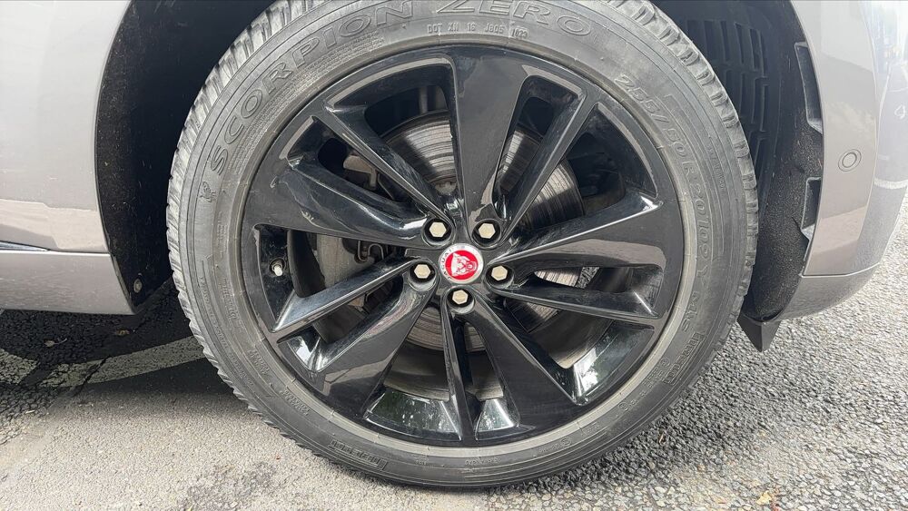 F-PACE 2.0 D 204 mHEV AWD BVA8 R Dynamic 2021 occasion 92390 Villeneuve La Garenne