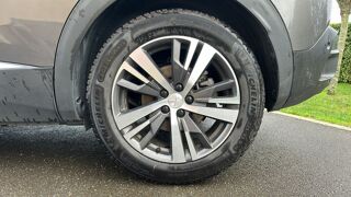 3008 II 1.6 THP 225 Hybride e-EAT8 Roadtrip 2021 occasion 14700 Aubigny