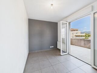  Appartement  vendre 4 pices 80 m