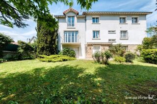  Maison  vendre 10 pices 300 m