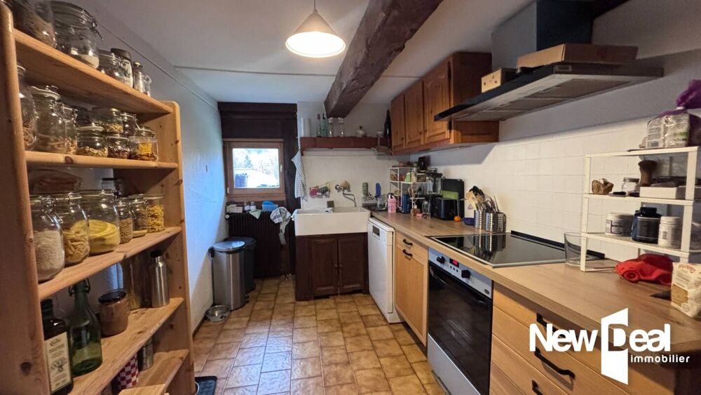 GRAND APPARTEMENT DANS MAISON DE PAYS avec travaux à réaliser - 4 pièces - 3 CHAMBRES - TERRASSE- 2 places de parking Extérieur