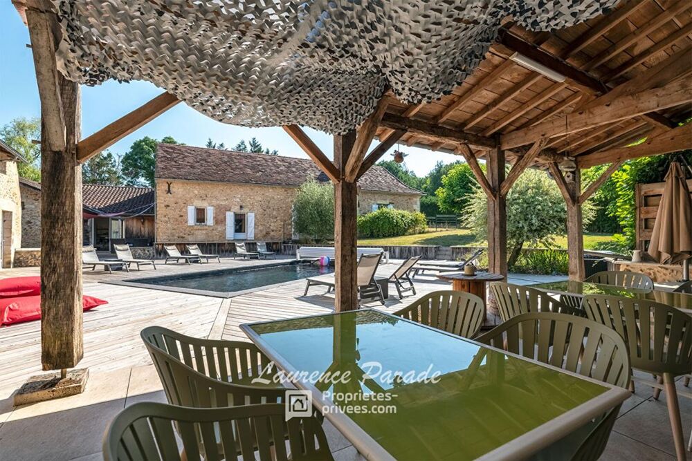 Domaine de charme au coeur du Périgord , Propriété d'exception avec activité touristique