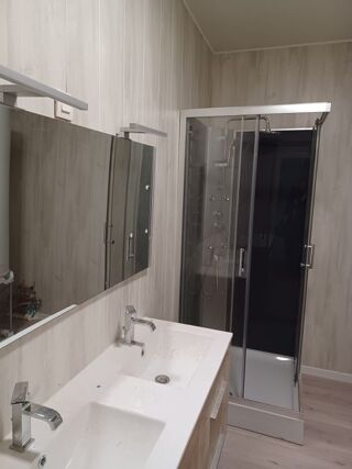  Appartement à louer 3 pièces 65 m²