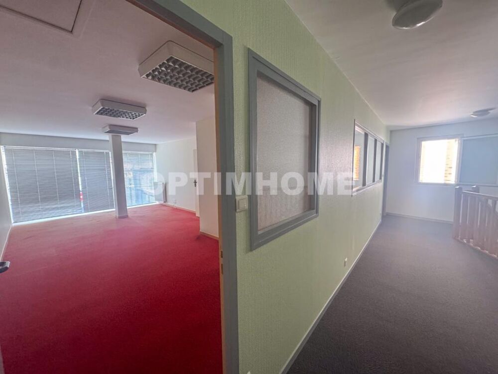 Vente Immeuble Opportunité d'investissement Coeur de ville - Immeuble divisible en 2 appartements avec parkings privatifs CHOLET (49) Cholet