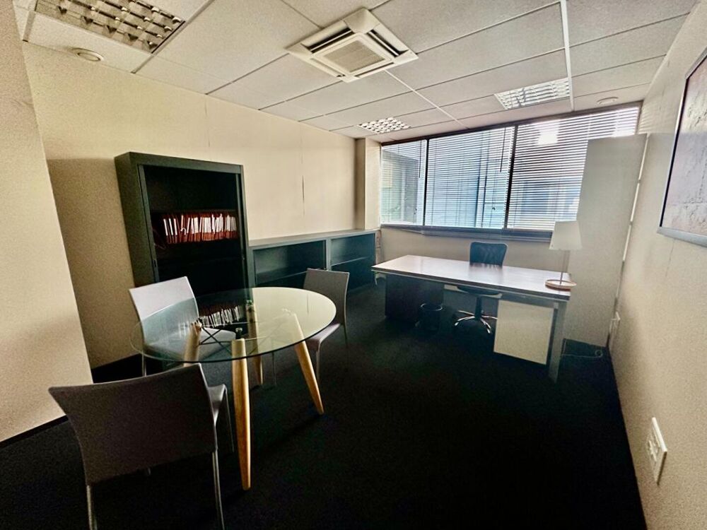   BRUGES EPARC - Bureaux 16,62 m². Vide ou loué 