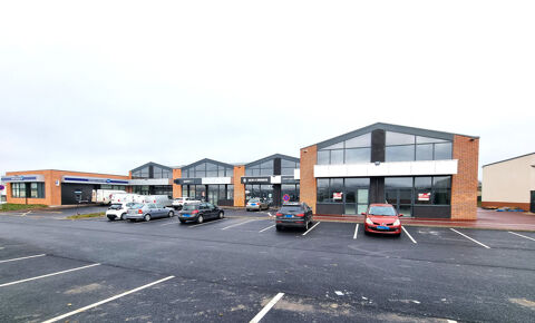   A louer  Local commercial 200 m2 (boulangerie, restaurant, agences, bureaux, cabinet mdical..., nombreuses enseignes) 