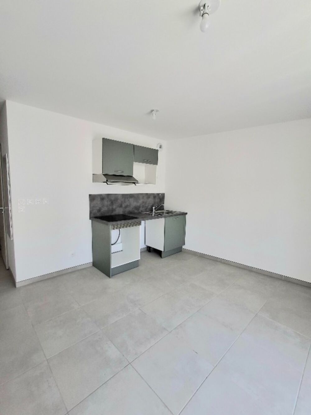 T1 NEUF avec balcon et parking à MONTEUX