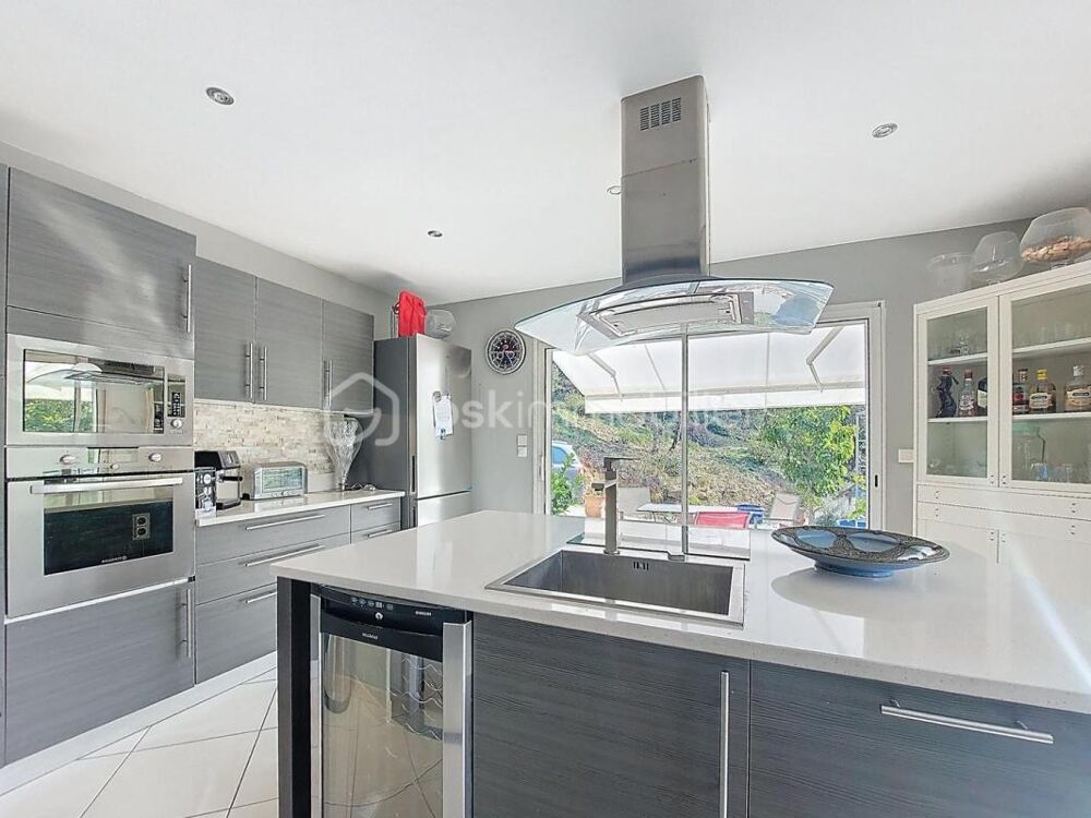 Villa de prestige avec piscine et appartement indépendant