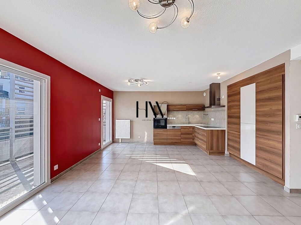 Duplex 4 pièces  90 m²  Archamps Technopole  Terrasse et garage