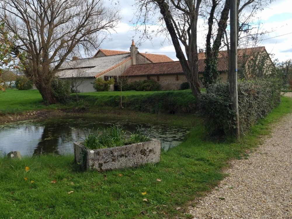 Maison 13 pièces 274 m² · à Sillars · 274 m² · 229 000 €