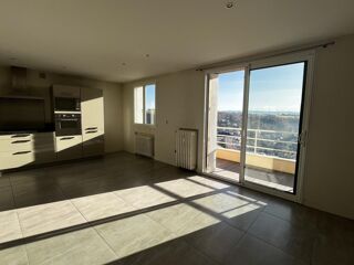  Appartement à louer 3 pièces 75 m²